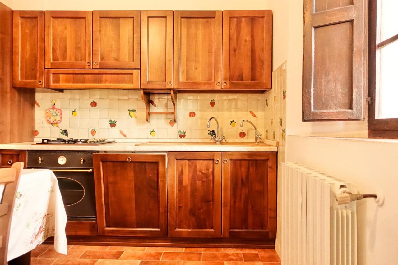 Villa Buonsignori - Wine & Olive Oil Farm * Corsano (Tuscany)