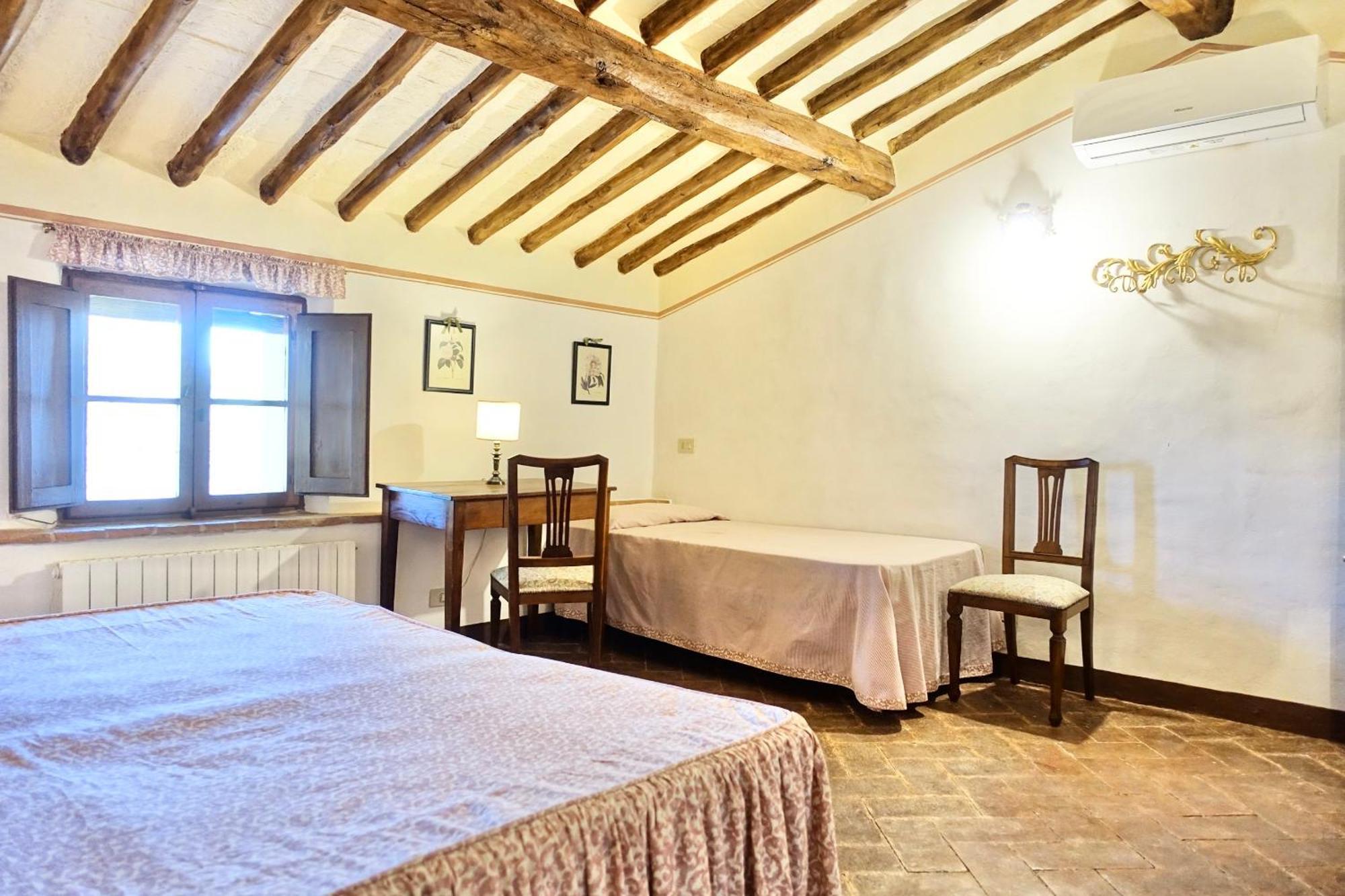 Villa Buonsignori - Wine & Olive Oil Farm * Corsano (Tuscany)